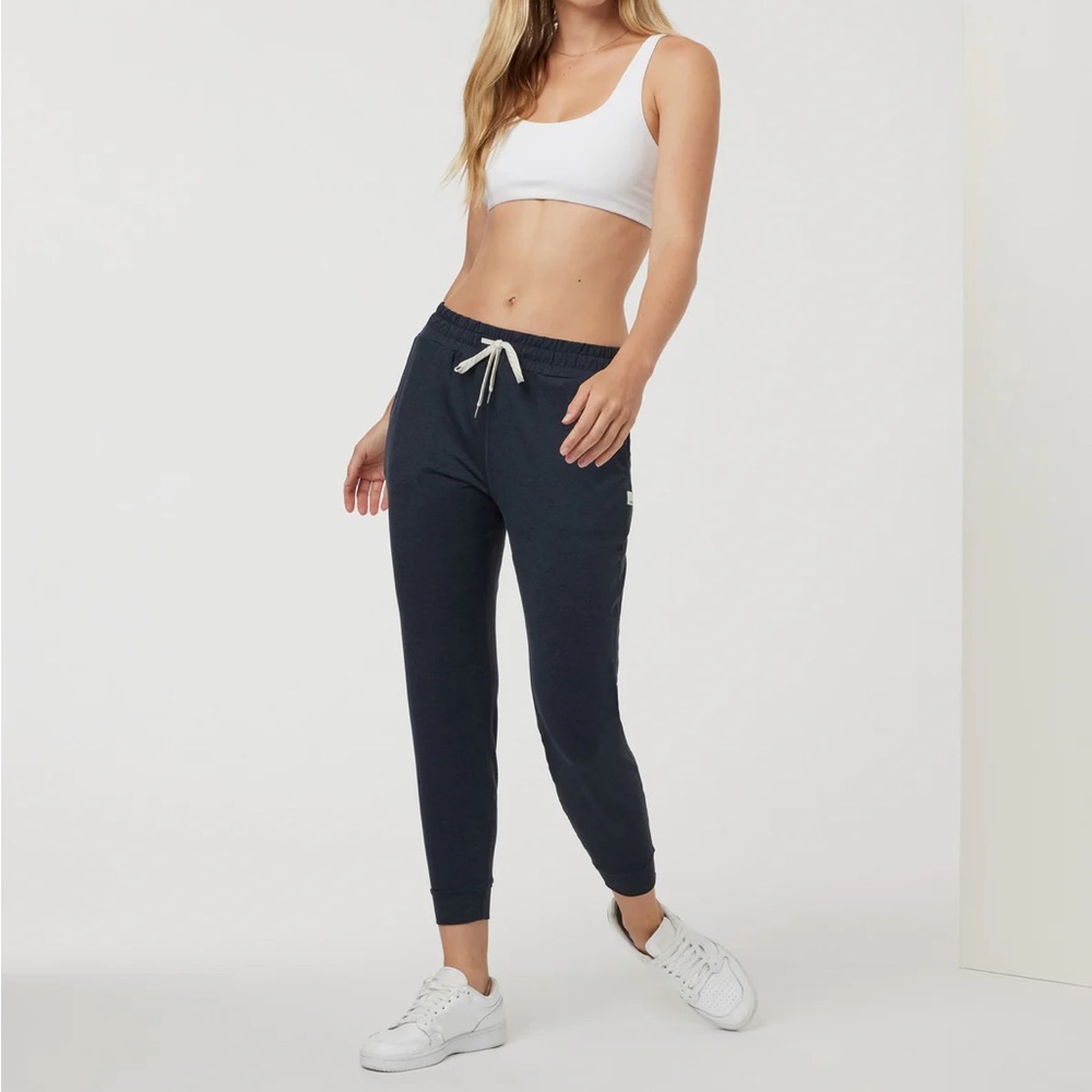 Vuori Navy Performance Joggers size S